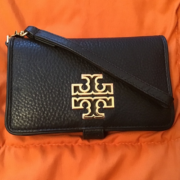 Tory Burch Handbags - Tory Burch Black Wallet Wristlet